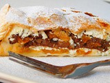 Marelični zavitek z rožiči