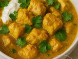 Piščančji curry z jogurtom in koriandrom