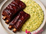 Svinjska rebrca v bbq omaki z zeliščno polento