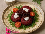 Tortilja z domačimi rdeče falafli in karamelizirano čebulo