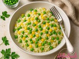 Zelenjavna rižota z grahom in koruzo