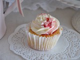 Raspberry and Lemon Cheesecake Cupcakes