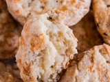 Black Pepper Cheddar Scones