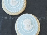 Elegant Cameo Cookie