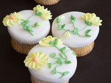 Royal Icing Daisies