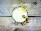 Frucht-Smoothie mit Mandelmilch