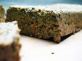 Leinsamen-Kokos Brot mit Chia-Samen