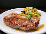 Rumpsteak mit Zucchini-Spiralen und Tomaten