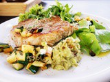 Steak mit Zucchini und Avocado-Dip