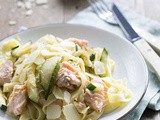 Citroenpasta met zalm en courgette