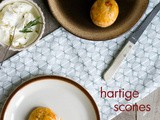 Filmpje: Hartige scones met kaas, zongedroogde tomaat en rozemarijn