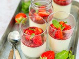 Panna cotta met aardbeien en munt