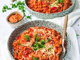 Pasta met paprika-pestosaus en courgette