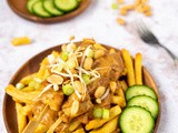 Patatje kipsaté – Loaded fries