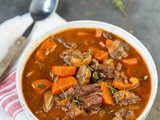 Runderstoofpotje met wortel en champignons