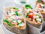 Snelle groentewraps met hummus en yoghurtdip