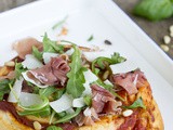 Spiraal pizza – met serranoham en rucola