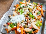 Vegetarische kapsalon van zoete aardappel