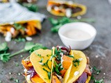 Veggie taco met champignons en chiliyoghurt