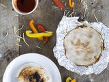 Wraps van de barbecue – met tomatensaus, paprika en kaas