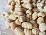 Gnocchetti alla farina di ceci con barbabietole rosse / chickpea flour gnocchetti with red beets