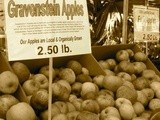 Mele e peperoni al mercato / apples and peppers at the farmers' market