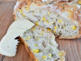 Pane al lievito naturale con chicchi di mais arrosto / roasted corn sourdough bread