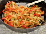 Sweet peppers with onion and zucchini / peperoni dolci con cipolle e zucchine