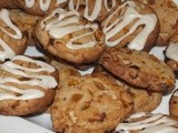 Apricot and almond cookies