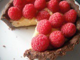 Raspberry tarts with chocolate pastry