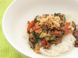 Rice Noodles with Minced Beef and Red Pepper