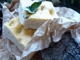 Focaccia con olio d'oliva e vino