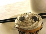 Black & White Sesame Cupcakes with Sweet Bean Filling