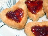 Strawberry Shortbread Heart Cookies: The English Call Em' 'Jammie Dodgers'