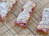 Raspberry Oat Slices