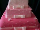 Shades of Pink Wedding Cake – Cake of the Week
