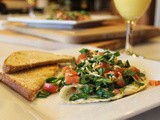 130 Calorie Egg White Omelet with Spinach and Tomatoes