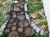 Diy Tutorial: Recycled Wood Slice Garden Pathway