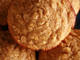 Healthier Apple Oatmeal Muffins