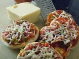 Kids special - tomato, onion & capsicum mini pizza