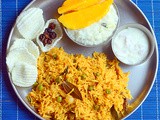 Green Peas Masala Rice / Masala Pattani Sadam Recipe