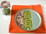 Nettle Powder and a Green Smoothie Bowl