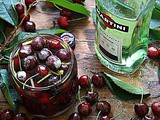 Ciliegie al vermouth bianco – Cherries in white vermouth
