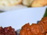 Spezzatino di cinghiale, purè di carote e cipolle rosse agrodolci