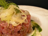 Tartare di tonno con creme di finocchio e spinaci