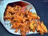 Vengaya pakoda(onion fritters)/ Onion Thool pakoda