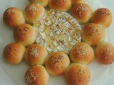 Eggless Baked Camembert Bread Wreath