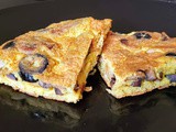 Mushrooms and Black Olives Omelette