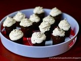 Chocolate Cupcakes with Marshmallow Hats / Шоколадные Капкейки с Кремом Маршмеллоу