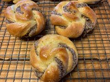 Award-Winning Ring-a-Lings (1955 Pillsbury Bake-Off Contest)